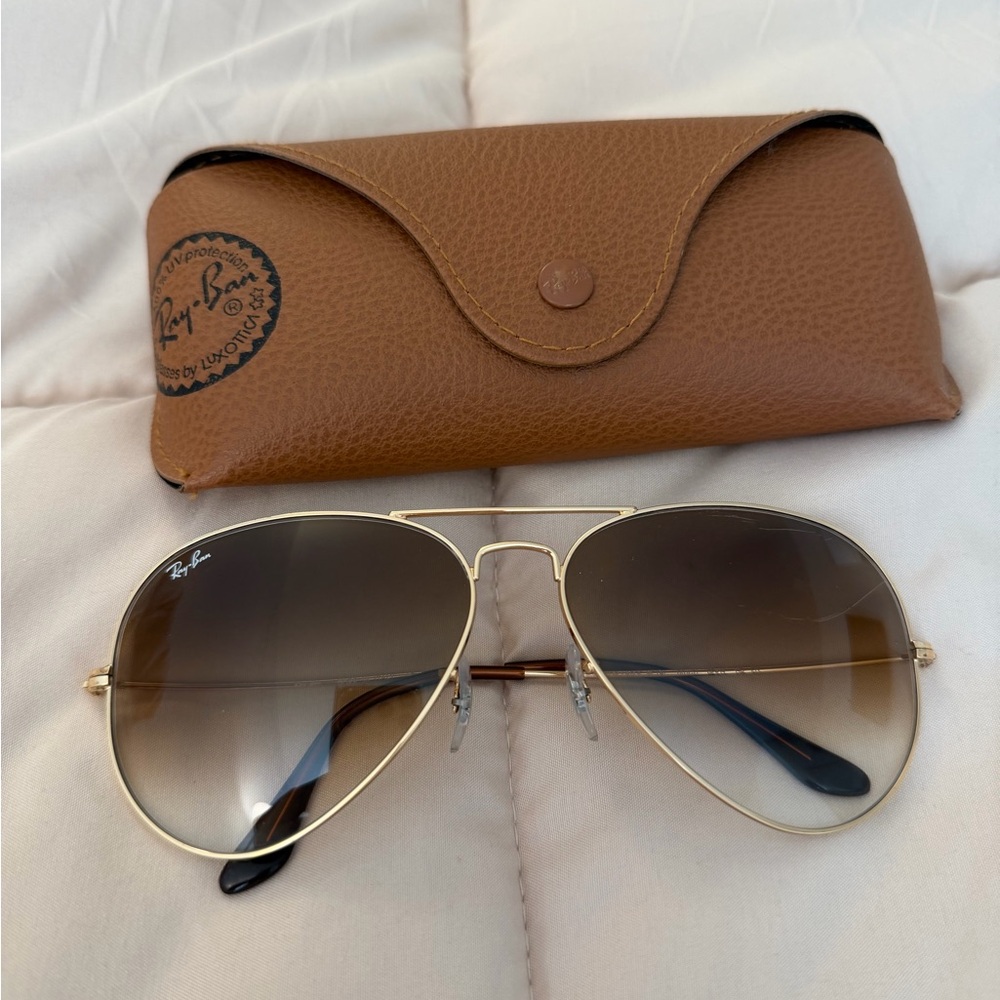 Ray-Ban Gold Aviator Sunglasses with Brown Case